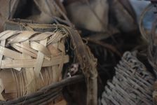 Old Baskets for uttilisés transport jiàn puerh <span class='translation'>(Pu Er tea)</span> for horses on the road