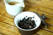 Infusion type Gung Fu Cha with Gaiwan and a pitcher