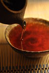 tasting fermented puerh <span class='translation'>(Pu Er tea)</span> Copyright Sébastien Vacuithé