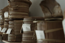 Natural Storage puerh <span class='translation'>(Pu Er tea)</span> teas in their original packaging