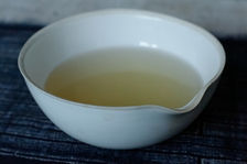 Liqueur d'un puerh <span class='translation'>(Pu Er tea)</span> primeur