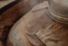 Production traditionnelle du puerh <span class='translation'>(Pu Er tea)</span> à Yi Wu aujourd'hui