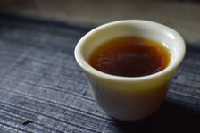 Liqueur d'un puerh <span class='translation'>(Pu Er tea)</span> affiné à Hong Kong