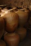 Grandes jarres en céramique destinées au stockage fin du Mao Cha (Lincang)