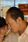  Zhai Guo Ting dripping Maocha and buying a small local farmers