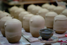 Pièces en cours dans l'atelier de Lin Jianhong