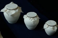 Différentes tailles de jarres à puerh <span class='translation'>(Pu Er tea)</span> pour un usage à la maison