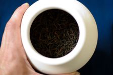 Revitalisation en jarre d'un thé agé