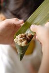  Making Zongzi