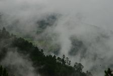 Montagnes du Sichuan sous la brume