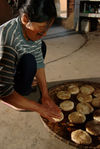 Confection de Babas de nouvel an dans un village de Lincang