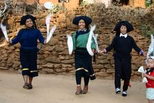  Dance Bulang in a village in Lincang