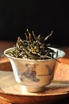 Feuilles de thé dans un gaiwan  Copyright Sébastien Vacuithé