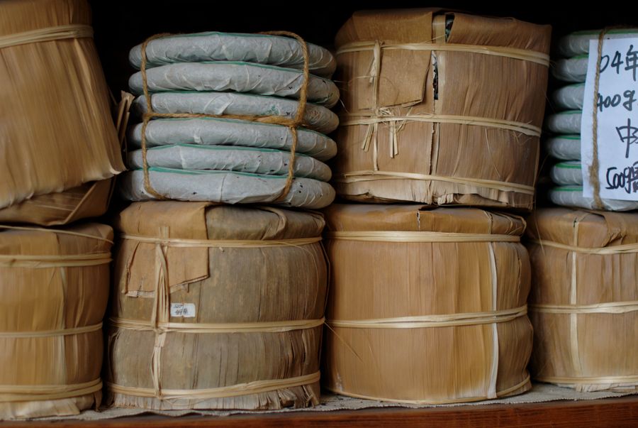 Tong and Yunnan Chi Tse Beeng Cha