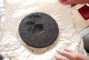 A circle, usually the size of the cake is often printed on the packaging